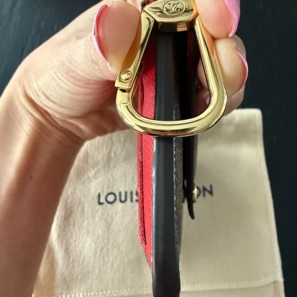 Louis Vuitton Brown Checkered Pouch - Picture 4 of 7